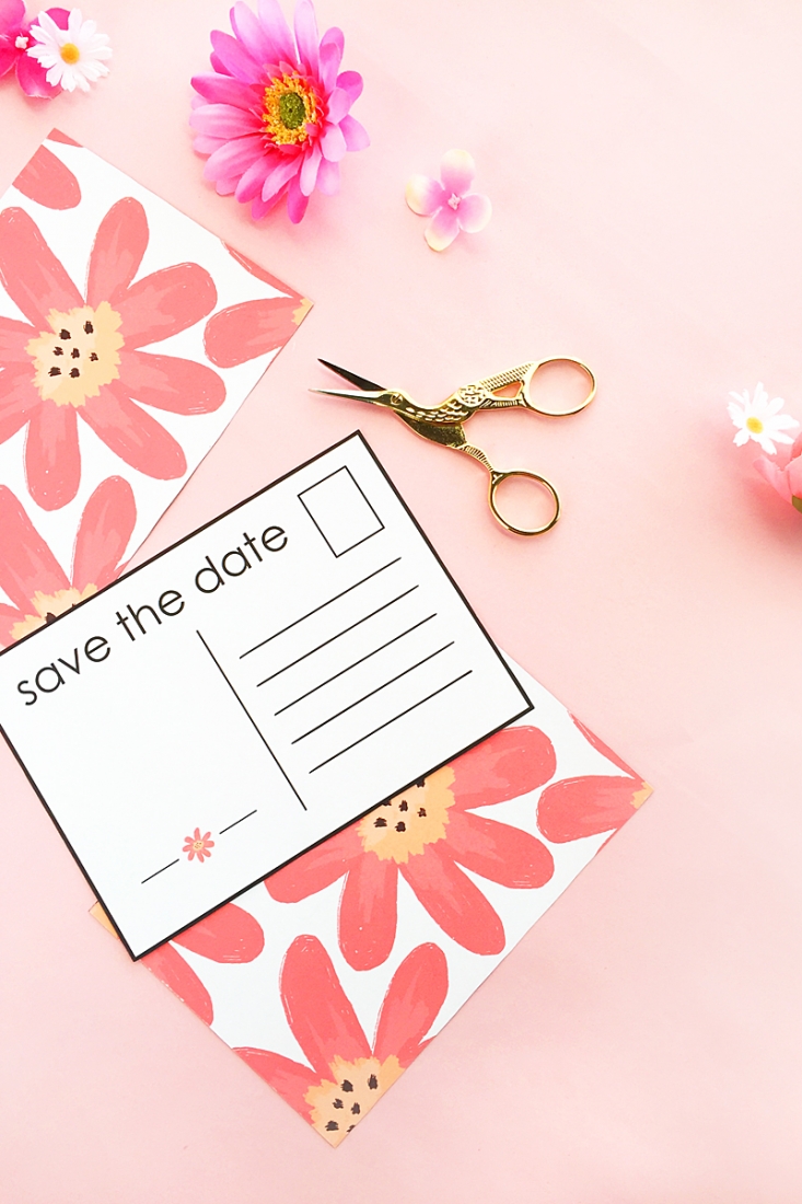 DIY Floral Save The Date Postcards - Planning a wedding? Make your own Save The Date notices with this tutorial on Maritza Lisa. Click through to make your own! 