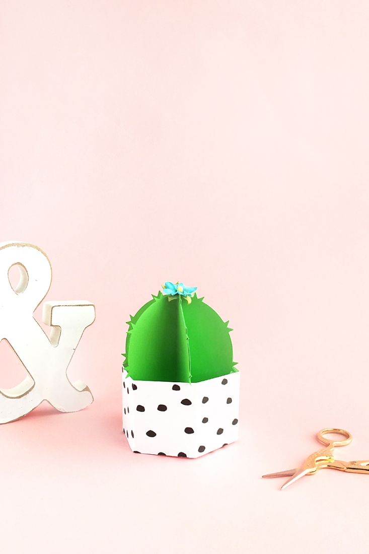 DIY Potted Paper Cactus - Maritza Lisa: Got a green thumb or know someone who does? Click through to make these cute little low-maintenance desk accessories - Silhouette Cameo Project - Silhouette Design Store - Crafts - Paper Crafts - Paper Plants 