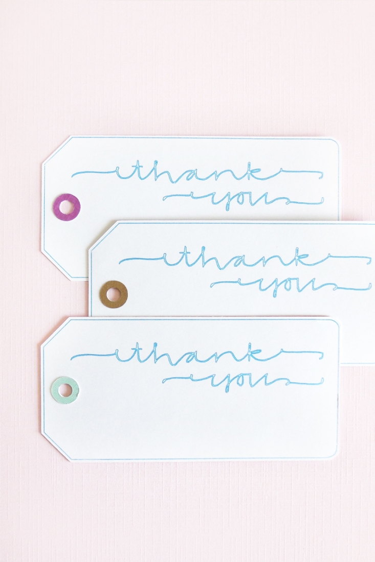 DIY Lettered Gift Tags with Silhouette Sketch Pens on Maritza Lisa - If you love to hand letter your sentiments, check out this tutorial. I will show you how to transfer your lettering to tags using Silhouette's Sketch Pens. Click through for tutorial!