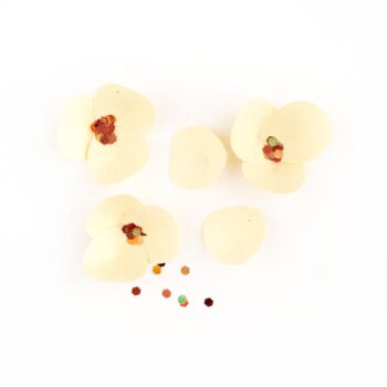 DIY Paper Petals with Silhouette Studio #maritzalisa #paperpetals #silhouettestudio