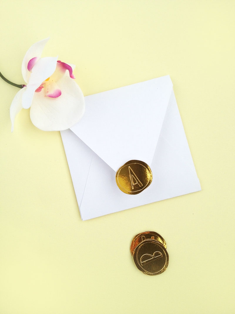 Link Love # 6 - DIY Faux Wax Seals with Gold Foil