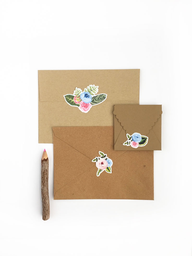 DIY Your Own Floral Stickers - Maritza Lisa: Create your own floral stickers using the print and cut feature of your Silhouette cutting tool. Click through for the tutorial | DIY Stationery | DIY Floral Seals