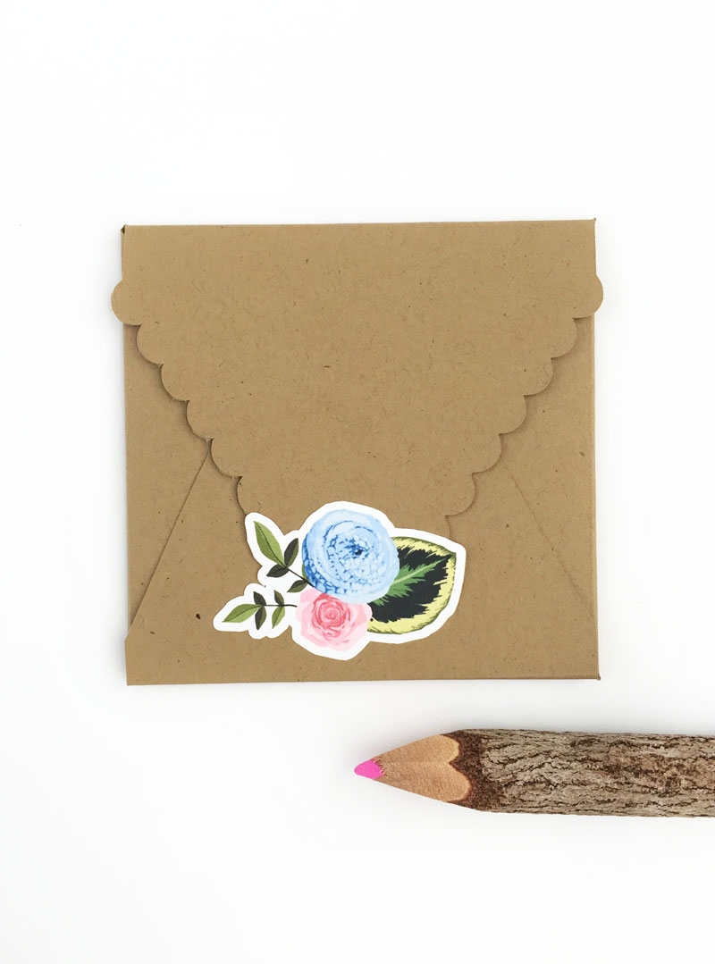 DIY Floral Stickers - Maritza Lisa: Create your own floral stickers using the print and cut feature of your Silhouette cutting tool. Click through for the tutorial | DIY Stationery | DIY Floral Seals