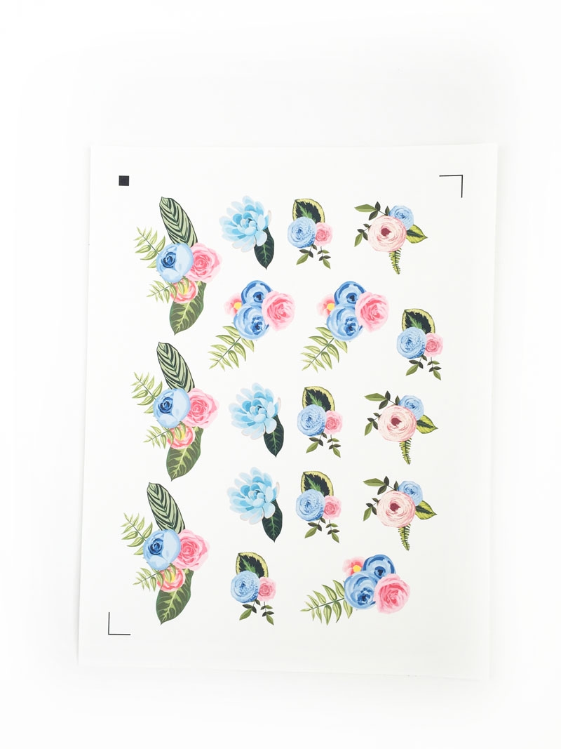 DIY Floral Stickers - Maritza Lisa: Create your own floral stickers using the print and cut feature of your Silhouette cutting tool. Click through for the tutorial | DIY Stationery | DIY Floral Seals