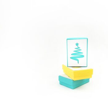DIY Christmas Tree Gift Box - Maritza Lisa: Create your own festive holiday gift toppers with Christmas trees. Click through for the tutorial