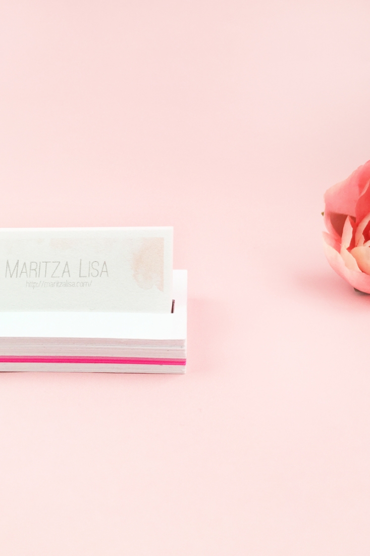 DIY Business Card Holder - Maritza Lisa: This business card holder is a minimal and easy paper craft. A perfect accessory for your desk! Click through for the tutorial...