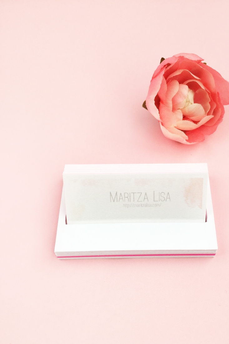 DIY Business Card Holder - Maritza Lisa: This business card holder is a minimal and easy paper craft. A perfect accessory for your desk! Click through for the tutorial...