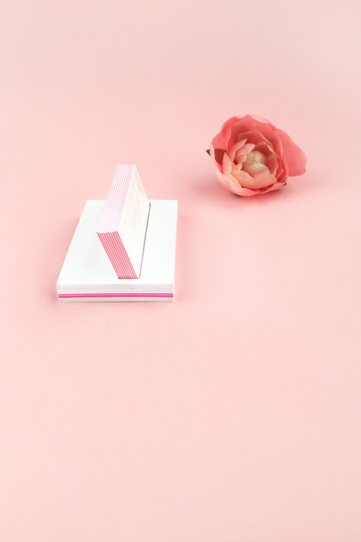 DIY Business Card Holder - Maritza Lisa: This business card holder is a minimal and easy paper craft. A perfect accessory for your desk! Click through for the tutorial...