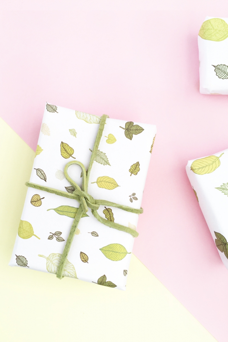DIY Gift Wrap with Leaf Pattern - Maritza Lisa: Make your own wrapping paper or packaging with this tutorial. Click through for details!