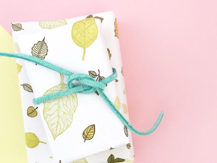 DIY Gift Wrap with Leaf Pattern - Maritza Lisa: Make your own wrapping paper or packaging with this tutorial. Click through for details!