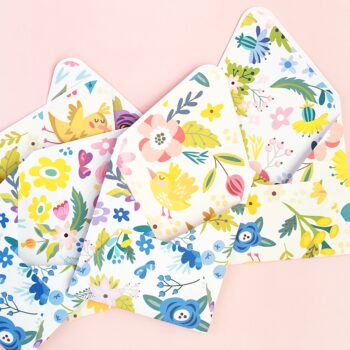 DIY Floral Envelopes and Liners on Maritza Lisa - Update your stationery collection for spring with these pretty floral envelopes and liners. Click through to make your own