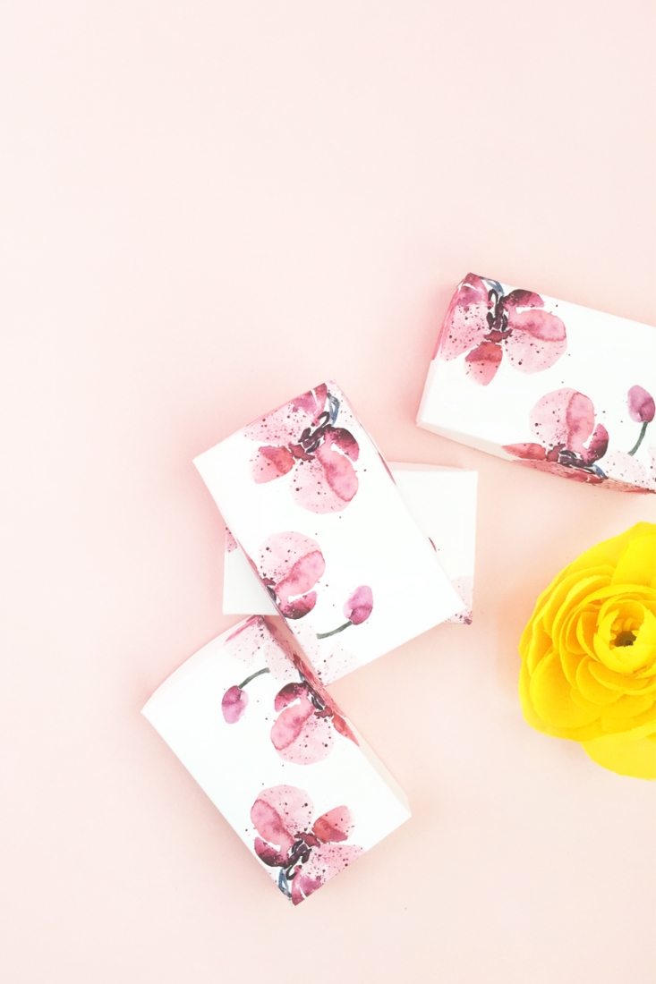 DIY Watercolor Orchid Gift Boxes on Maritza Lisa - Use these lovely watercolor orchid images and free download to make your own pretty packaging - Click through for the how-to