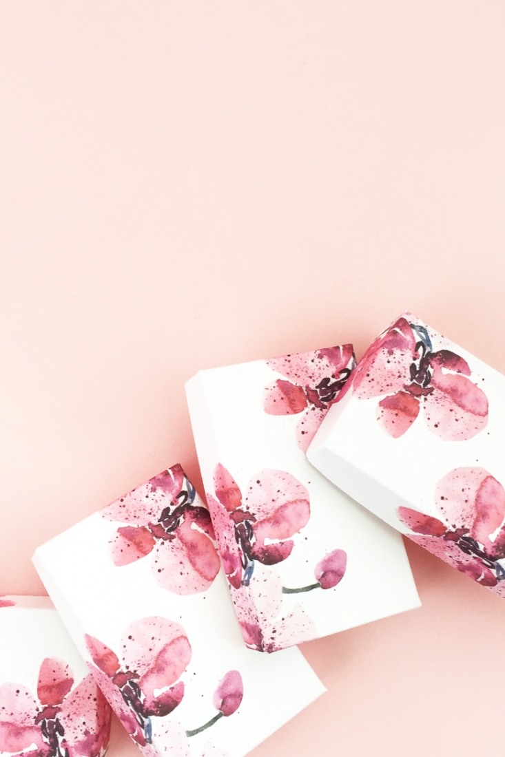 DIY Watercolor Orchid Gift Boxes on Maritza Lisa - Use these lovely watercolor orchid images and free download to make your own pretty packaging - Click through for the how-to