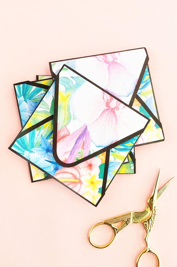 DIY Tropical Envelopes on Maritza Lisa - How to design and make your own tropical stationery with floral images. Click through for the tutorial!
