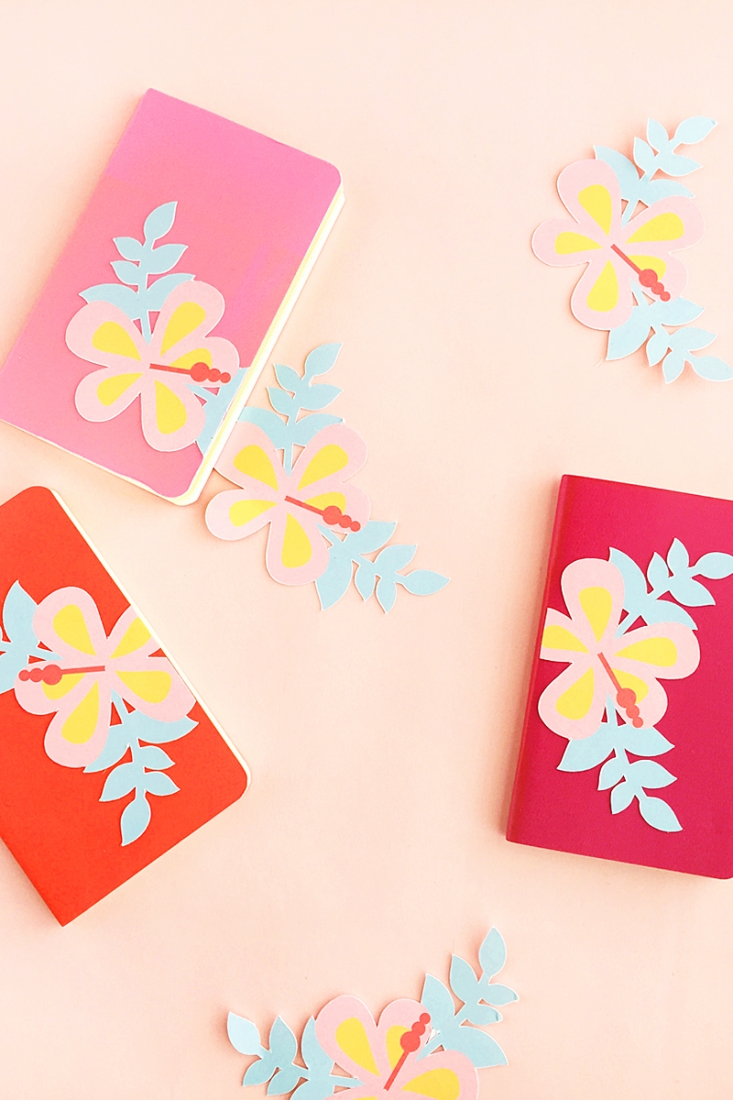 Mini DIY Hibiscus Journals - Decorate your planners, journals and notebooks with these pretty tropical hibiscus flowers. Click through for the tutorial on Maritza Lisa!