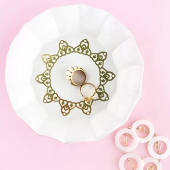 DIY Ring Dish With Gold Tattoo Paper - Maritza Lisa - Decorate your ring dish with temporary gold tattoo paper - Click through for the tutorial!