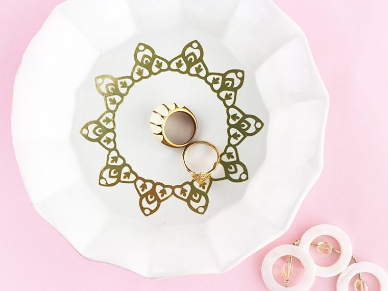 DIY Ring Dish With Gold Tattoo Paper - Maritza Lisa - Decorate your ring dish with temporary gold tattoo paper - Click through for the tutorial!