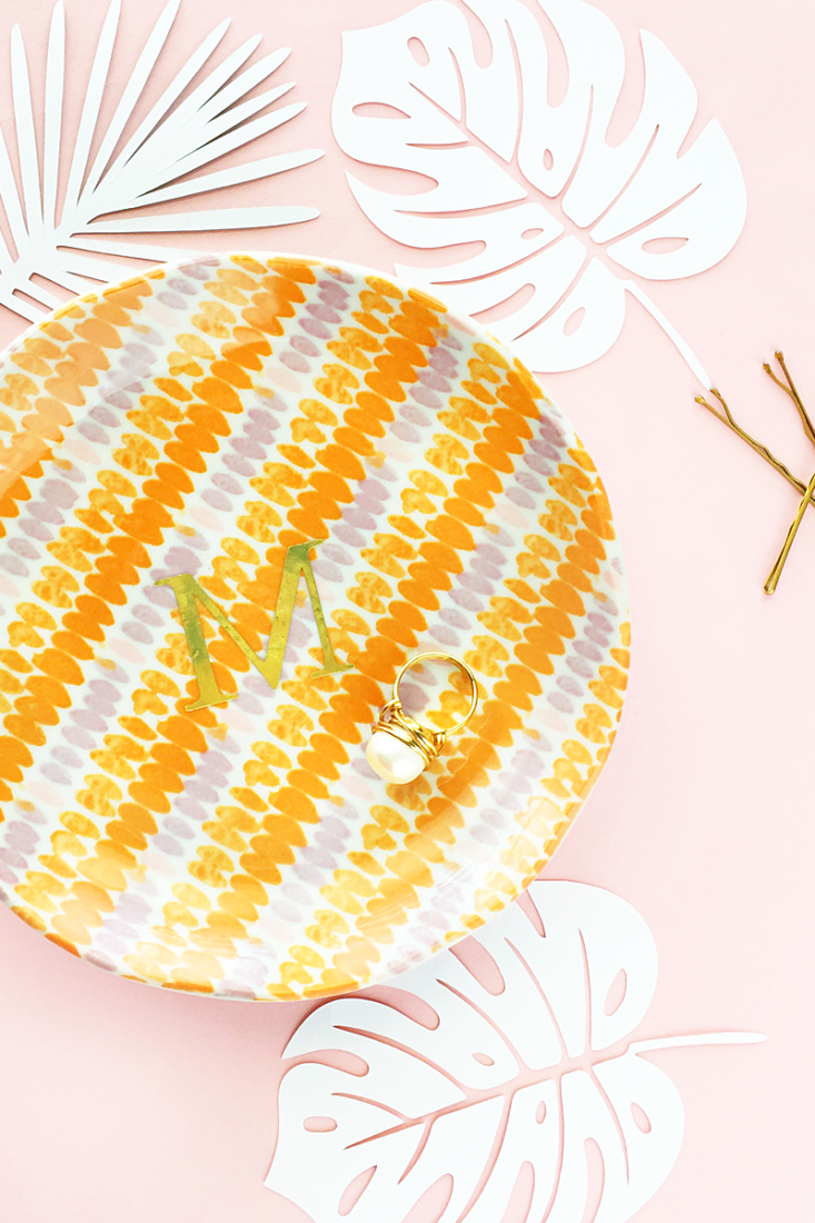 Anthropologie Hack - DIY Monogrammed Catch All on Maritza Lisa. Make this pretty personalized trinket dish with a canape dish and tattoo paper!