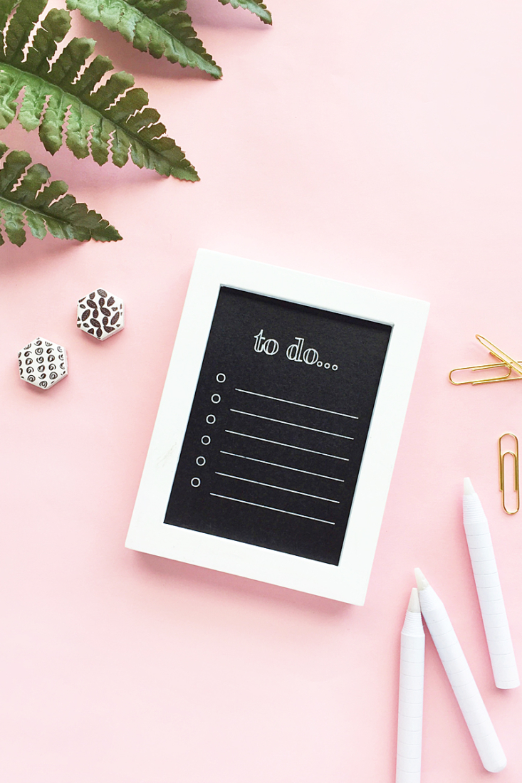 DIY Mini Framed Chalkboard To Do List - Head over to Maritza Lisa to check out Silhouette's September Mystery Box and what to make with it! #sponsored #SilhouetteAmerica