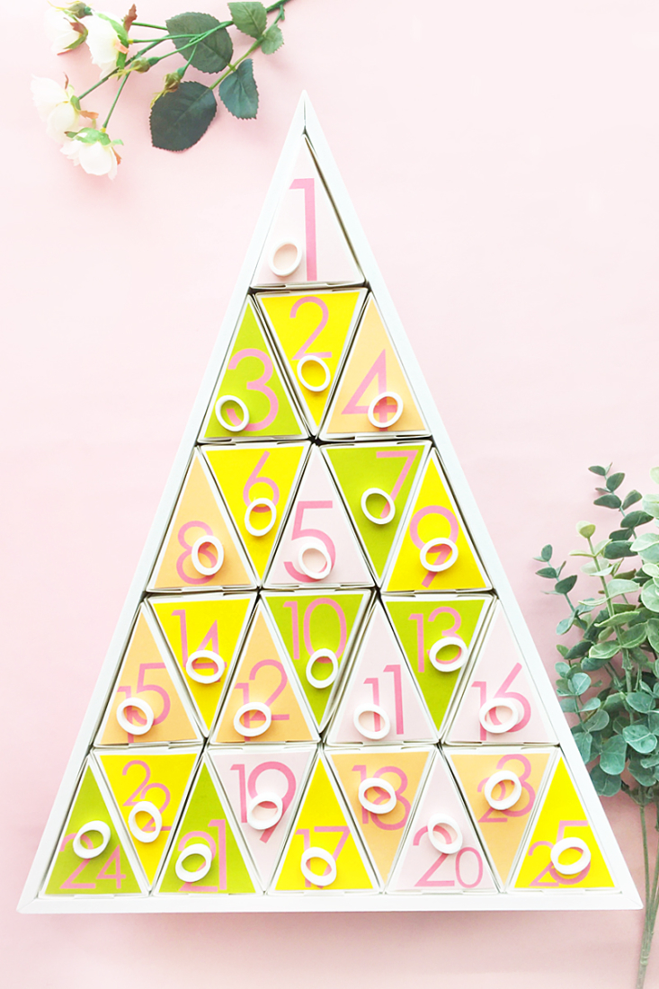 DIY Pastel Advent Calendar - Decorate your own Advent Calendar with Silhouette! Click through for the tutorial on Maritza Lisa #diy #christmas #holidays #adventcalendar #crafts #silhouetteProject