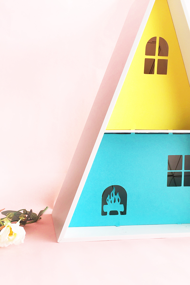 DIY Pastel Advent Calendar - Decorate your own Advent Calendar with Silhouette! Click through for the tutorial on Maritza Lisa #diy #christmas #holidays #adventcalendar #crafts #silhouetteProject
