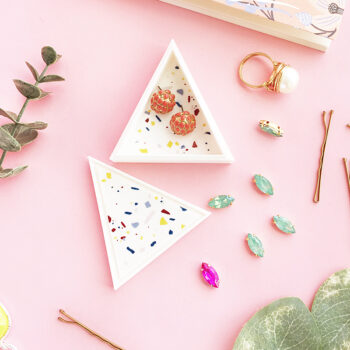DIY Terrazzo Triangle Trinket Box on Maritza Lisa - you can use a simple triangle 2d shape to make a 3d trinket box with a 3d printer! #diy #tutorials #terrazzo #homedecor
