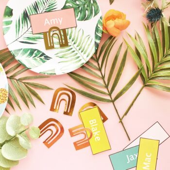 DIY Gold Rainbow Place Card Holders on Maritza Lisa - create your own modern rainbow place card holders for your next party! Click through for the tutorial!