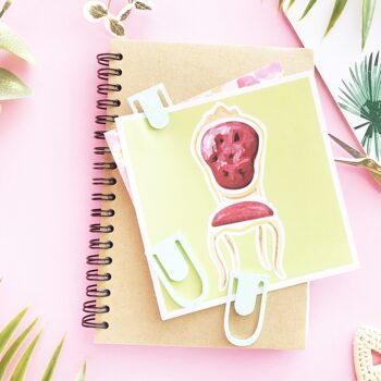 DIY 3D Printed Paper Clips on Maritza Lisa - This stationery tutorial teaches you how to make your own paper clips with the Silhouette Alta 3D Printer #diy #tutorials #crafts #diyStationery #diyPaperclips