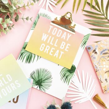 DIY Tropical Leaf Patterned Clipboard tutorial on Maritza Lisa - Make your own tropical stationery with this tutorial using printable tattoo paper!