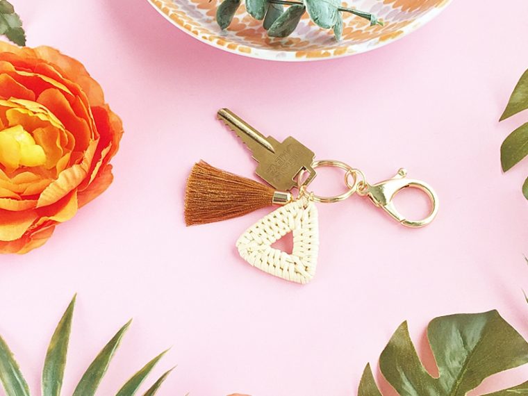 Easy DIY Rattan And Tassel Keychain on Maritza Lisa - click through to use this easy tutorial to make your own modern keyring - perfect for guests too!