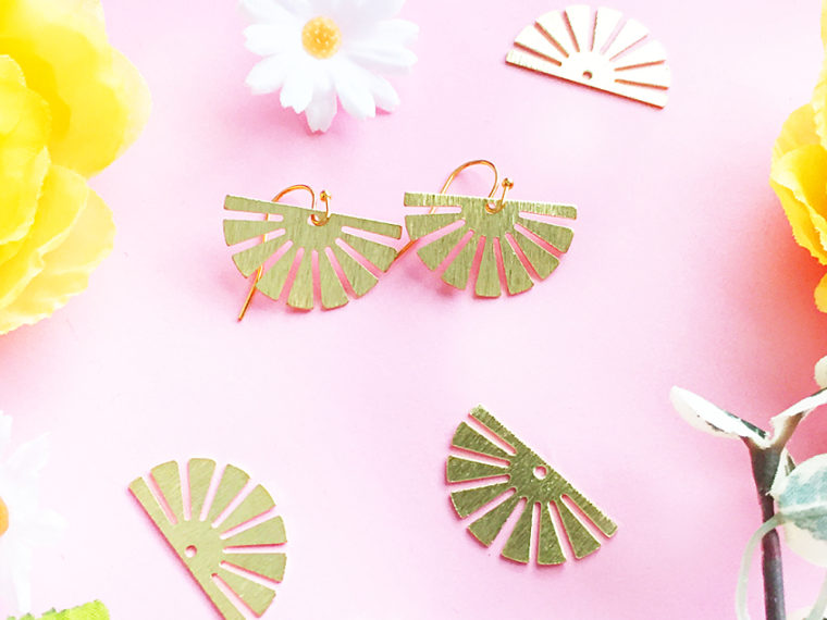 Sun Earrings - This tutorial shows you how to make your own boho style with these easy DIY sun earrings on Maritza Lisa!